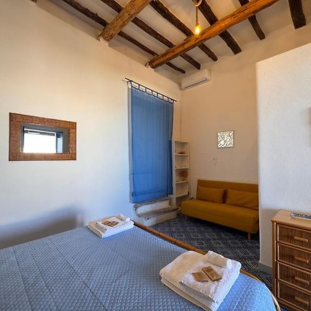 Villa Margherita - Appartamenti A Due Passi Dal Corso Di Santa Marina Salina A 100 Mt Dalla Spiaggia Zewnętrze zdjęcie