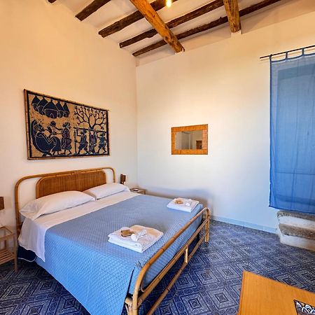 Villa Margherita - Appartamenti A Due Passi Dal Corso Di Santa Marina Salina A 100 Mt Dalla Spiaggia Zewnętrze zdjęcie