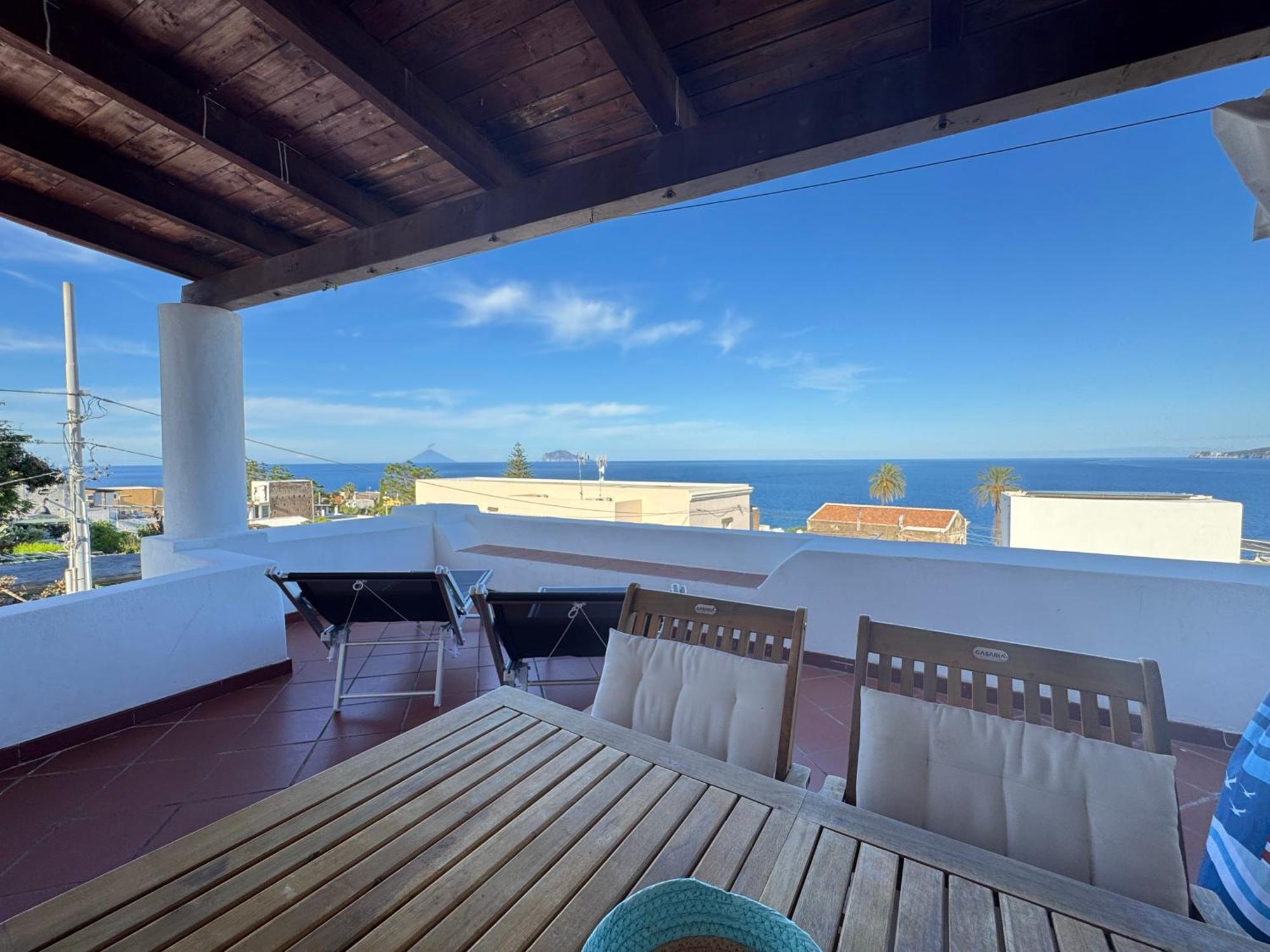 Villa Margherita - Appartamenti A Due Passi Dal Corso Di Santa Marina Salina A 100 Mt Dalla Spiaggia Zewnętrze zdjęcie